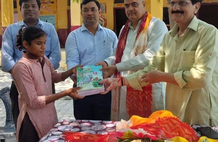 कासगंज: रैली निकालकर स्कूल चलो अभियान के प्रति किया जागरूक कासगंज: रैली निकालकर स्कूल चलो अभियान के प्रति किया जागरूक