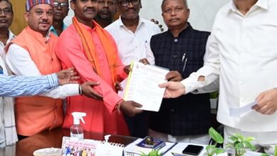दुर्ग जिला कोसरिया यादव महासभा मिले डॉक्टर रमन सिंह जी से किया सौजन्य मुलाकात