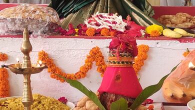 वरलक्ष्मी की पूजा, ललिता सहस्रनाम का पाठ कर महिलाओं ने मांगी मन्नत 