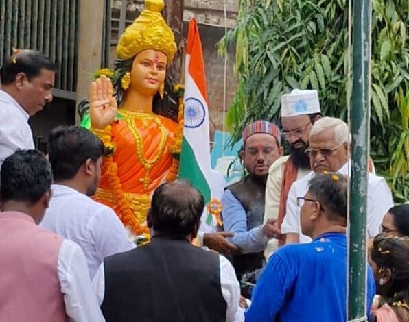 भिलाई-3 एकता चौक पर भारत माता की प्रतिमा का अनावरण, विधायक डोमनलाल कोरसेवाड़ा ने किया चौक निर्माण का ऐलान