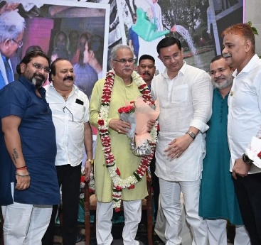 भिलाई ट्रक ट्रेलर ट्रांसपोर्टर्स एसोसिएशन ने पूर्व सीएम भूपेश बघेल को जन्मदिन की बधाई दी 