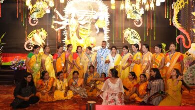 ड्रैगन थीम वाले भव्य दुर्गा पंडाल ने मोहा श्रद्धालुओं का मन