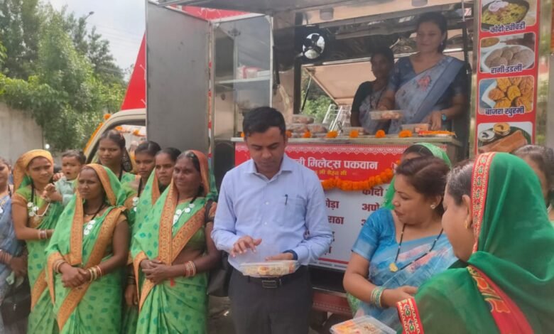 अन्न” से सशक्त हुईं महिलाएँ — दुर्ग में शुरू हुई मोटे अनाज की मोबाइल फूड वैन अन्न” से सशक्त हुईं महिलाएँ — दुर्ग में शुरू हुई मोटे अनाज की मोबाइल फूड वैन