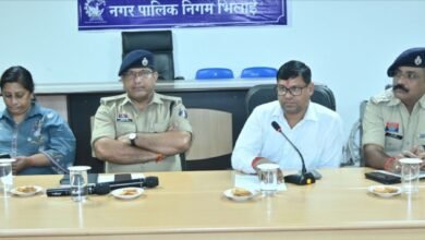 आगामी त्यौहारी सिजन में आवागमन बाधित न हो इसके लिए निगम सभागार में बैठक आयोजित