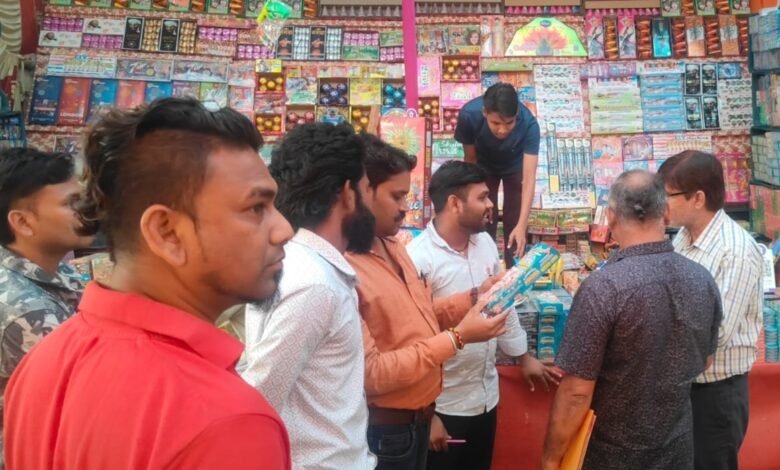 कम प्रदूषण करने वाले पटाखों का प्राथमिकता हेतु जांच कम प्रदूषण करने वाले पटाखों का प्राथमिकता हेतु जांच