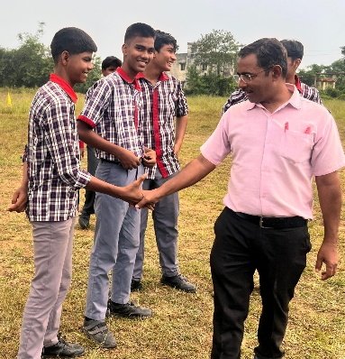 पीएम श्री विद्यालय में ‘खेल माह’ का आगाज़, फुटबॉल मुकाबलों में दिखा जोश और टीम भावना