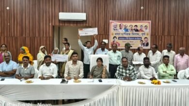 दीपावली से पहले निगम कर्मचारियों को मिला खुशियों का तोहफा – 56 हितग्राहियों के खाते में पहुंची उपादान राशि