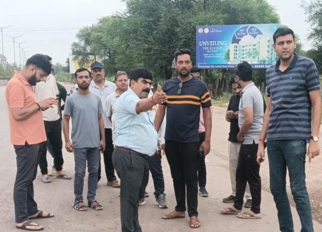 आयुक्त सुमित अग्रवाल ने किया शहर भ्रमण,सड़क सफाई, अतिक्रमण और यातायात व्यवस्था की ली जमीनी समीक्षा आयुक्त सुमित अग्रवाल ने किया शहर भ्रमण,सड़क सफाई, अतिक्रमण और यातायात व्यवस्था की ली जमीनी समीक्षा