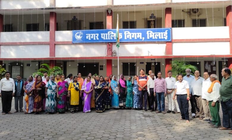 भिलाई निगम से मुख्यमंत्री तीर्थ दर्शन योजना के 42 हितग्राहियों को किया गया रवाना