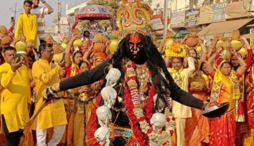 कलश यात्रा में काली मां के तांडव की अद्भुत झांकी, श्रद्धालु हुए भाव-विभोर