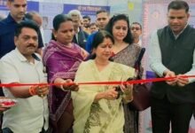 दीपप्रज्वलन कर महापौर अलका बाघमार ने पीएम विश्वकर्मा प्रदर्शनी-सह-व्यापार मेले का किया शुभारंभ