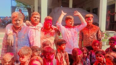 सेंट वी.एन. पब्लिक स्कूल मिर्जापुर मानपुर नगरिया में रंगों की धूम, हर्षोल्लास से मनाई गई होली गुलाल लगाकर दी शुभकामनाएं, होली गीतों पर झूमे छात्र-छात्राएं सेंट वी.एन. पब्लिक स्कूल मिर्जापुर मानपुर नगरिया में रंगों की धूम, हर्षोल्लास से मनाई गई होली गुलाल लगाकर दी शुभकामनाएं, होली गीतों पर झूमे छात्र-छात्राएं