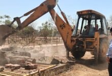 सुन्दर विहार कुरूद में निगम की बेदखली कार्रवाई, अवैध निर्माण हटाया