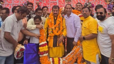 दुर्ग सांसद विजय बघेल का जन्मदिन धूमधाम से मनाया गया, बधाई देने वालों का लगा तांता