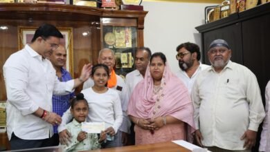 कोहका में सर्व समाज कल्याण समिति के कार्यालय में जनसंवाद जरूरतमंद बच्चों व खिलाड़ी को आर्थिक सहायता कोहका में सर्व समाज कल्याण समिति के कार्यालय में जनसंवाद जरूरतमंद बच्चों व खिलाड़ी को आर्थिक सहायता