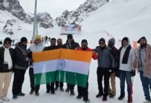 अल्माटी (कज़ाकिस्तान) में CCTWA टीम ने लहराया तिरंगा, देशभक्ति के नारों से गूंजा पहाड़