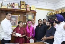 अध्यक्ष इंद्रजीत सिंह ‘छोटू’ की पहल, जरूरतमंद बेटी की शिक्षा के लिए दी आर्थिक सहायता