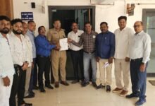 उतई दुष्कर्म कांड के विरोध में सतनामी समाज का आक्रोश, फास्ट ट्रैक में सुनवाई व कठोर सजा की मांग      भिलाई/दुर्ग। उतई थाना क्षेत्र (बंजारी पारा)