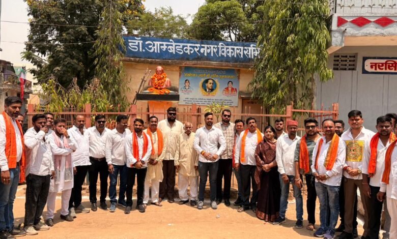 भाजयुमो भिलाई ने मनाई डॉ. अंबेडकर की 135वीं जयंती, प्रतिमा पर माल्यार्पण कर लिया संकल्प