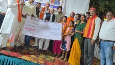 नवाचार के साथ भाजपा अहिवारा मंडल ने मनाया स्थापना दिवस,जरूरतमंद बालिकाओं की फीस भरकर पेश की मिसाल
