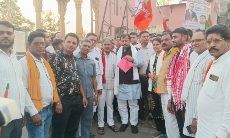 बेमेतरा में भाजपा का विजय उत्सव, सांसद विजय बघेल का भव्य स्वागत असम में ऐतिहासिक जीत के बाद बेमेतरा पहुंचे सांसद विजय बघेल, कार्यकर्ताओं ने किया जोरदार स्वागत