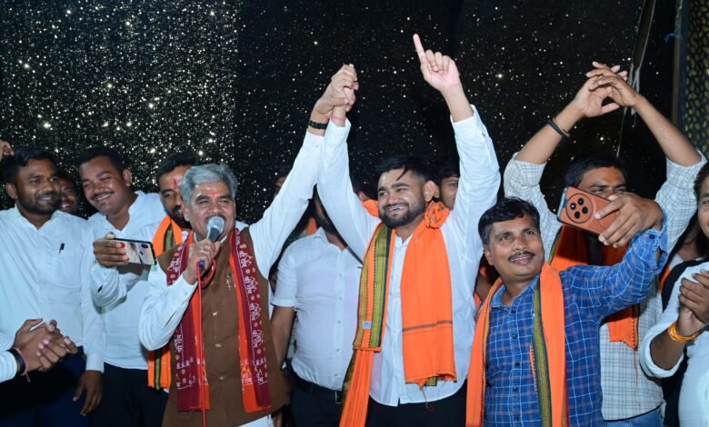 ग्राम गडूवा में भाजपा कार्यकर्ता सोनू पटेल का जन्मदिन, विधायक ईश्वर साहू थिरक उठे कार्यकर्ताओं के दम पर ही संगठन मजबूत”— विधायक ईश्वर साहू