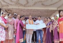 सुशासन शिविर में महिलाओं को स्वरोजगार के लिए मिले 4 लाख, विधायक ललित चंद्राकर ने बांटे चेक