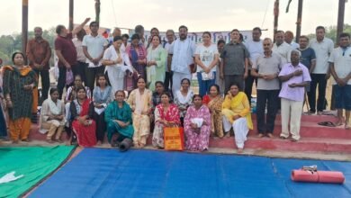 सेक्टर-8 में निशुल्क योग, आयुर्वेद एवं एक्यूप्रेशर शिविर का समापन पांच दिवसीय शिविर में बड़ी संख्या में लोगों ने लिया स्वास्थ्य लाभ, नियमित योग करने का लिया संकल्प