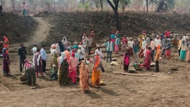 मनरेगा से दुर्ग जिले में 74 हजार से अधिक श्रमिकों को रोजगार 3923 निर्माण कार्यों से गांवों में बढ़ा रोजगार, जल संरक्षण को मिल रही मजबूती मनरेगा से दुर्ग जिले में 74 हजार से अधिक श्रमिकों को रोजगार 3923 निर्माण कार्यों से गांवों में बढ़ा रोजगार, जल संरक्षण को मिल रही मजबूती