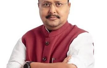 विधायक रिकेश सेन के बड़े भाई के निधन पर भाजपा राष्ट्रीय अध्यक्ष नितिन नबीन ने जताया शोक फोन पर दी संवेदना, सेन परिवार को बंधाया ढांढस विधायक रिकेश सेन के बड़े भाई के निधन पर भाजपा राष्ट्रीय अध्यक्ष नितिन नबीन ने जताया शोक फोन पर दी संवेदना, सेन परिवार को बंधाया ढांढस