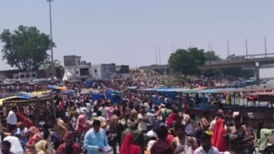 बुद्ध पूर्णिमा पर कछला गंगा घाट पर उमड़ी श्रद्धालुओं की भीड़,लगाई आस्था की डुबकी