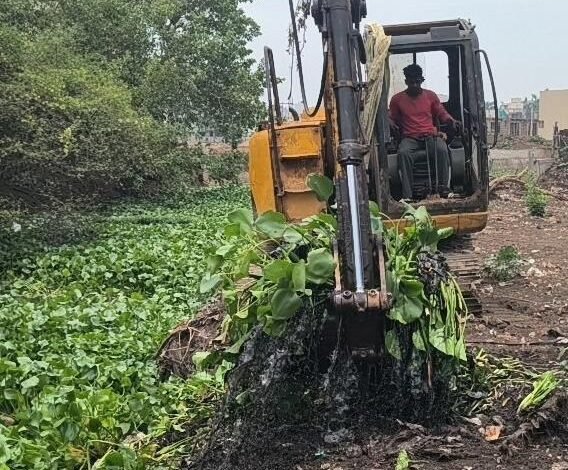 भिलाई: मानसून से पहले भिलाई निगम का नाला सफाई अभियान तेज, सभी 5 जोन में युद्धस्तर पर काम भिलाई: मानसून से पहले भिलाई निगम का नाला सफाई अभियान तेज, सभी 5 जोन में युद्धस्तर पर काम