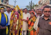श्री श्री श्री मनिनम्मा सम्बरालु सीतला माता महोत्सव में उमड़ी आस्था, सांसद विजय बघेल ने की पूजा-अर्चना