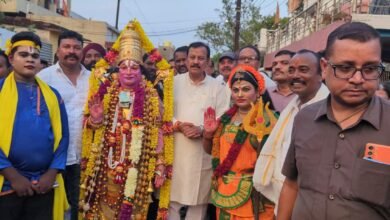 श्री श्री श्री मनिनम्मा सम्बरालु सीतला माता महोत्सव में उमड़ी आस्था, सांसद विजय बघेल ने की पूजा-अर्चना