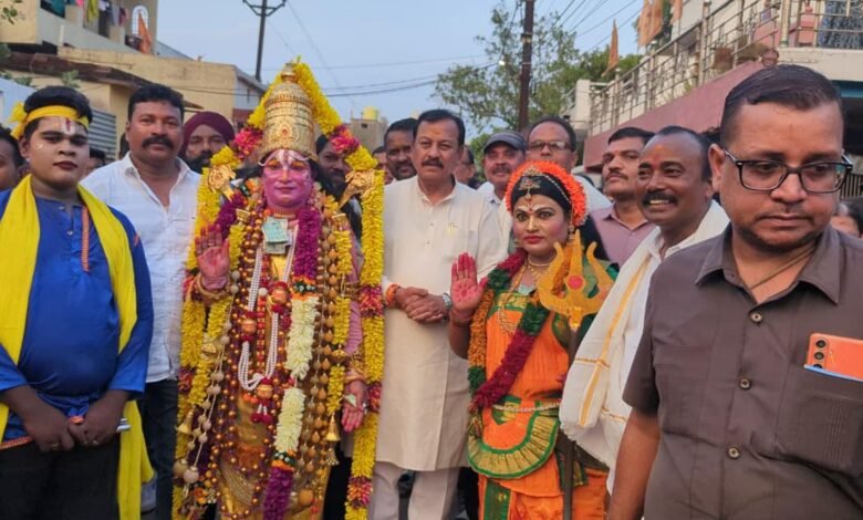श्री श्री श्री मनिनम्मा सम्बरालु सीतला माता महोत्सव में उमड़ी आस्था, सांसद विजय बघेल ने की पूजा-अर्चना