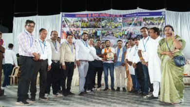 8 वर्षों से निरंतर स्वच्छता अभियान चला रही टीम, पुलिस अधीक्षक ने की सराहना 8 वर्षों से निरंतर स्वच्छता अभियान चला रही टीम, पुलिस अधीक्षक ने की सराहना