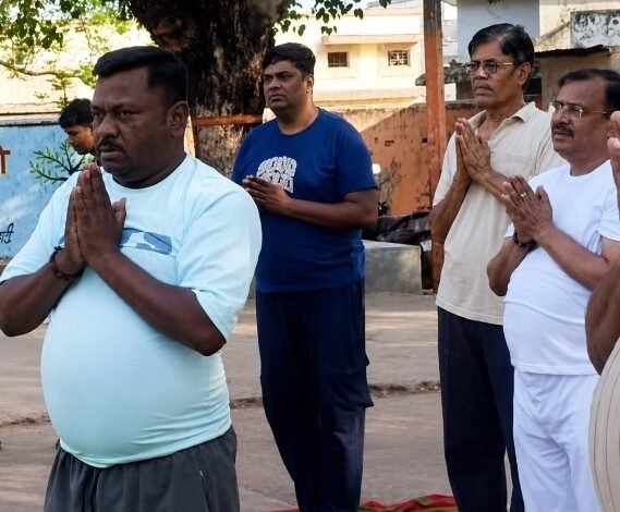 विश्व को भारत ने दिया योग का अमूल्य उपहार : कन्हैया सोनी अंतर्राष्ट्रीय योग दिवस पर चांदनी चौक तीन दर्शन मंदिर कोहका मंडल में हुआ योग कार्यक्रम विश्व को भारत ने दिया योग का अमूल्य उपहार : कन्हैया सोनी अंतर्राष्ट्रीय योग दिवस पर चांदनी चौक तीन दर्शन मंदिर कोहका मंडल में हुआ योग कार्यक्रम