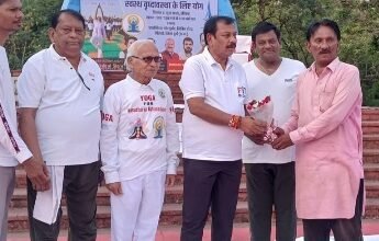 भिलाई में 12वें अंतर्राष्ट्रीय योग दिवस पर भव्य आयोजन, सांसद विजय बघेल ने किया योगाभ्यास भिलाई में 12वें अंतर्राष्ट्रीय योग दिवस पर भव्य आयोजन, सांसद विजय बघेल ने किया योगाभ्यास