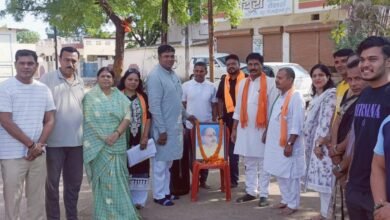 डॉ. श्यामा प्रसाद मुखर्जी के बलिदान दिवस पर भाजपा कार्यकर्ताओं ने अर्पित की श्रद्धांजलि डॉ. श्यामा प्रसाद मुखर्जी के बलिदान दिवस पर भाजपा कार्यकर्ताओं ने अर्पित की श्रद्धांजलि