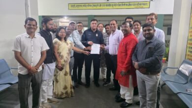 भाजपा शिक्षा प्रकोष्ठ ने एसएसपी दुर्ग को सौंपा ज्ञापन, स्कूल-कॉलेजों के आसपास पिंक पेट्रोल और पुलिस गश्त बढ़ाने की मांग छात्राओं की सुरक्षा, नशामुक्ति अभियान और अवैध गतिविधियों पर सख्ती को लेकर हुई चर्चा, एसएसपी ने दिया प्रभावी कार्रवाई का आश्वासन संवाद अपडेट 