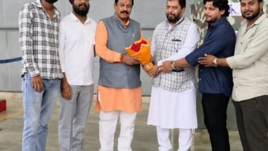 राष्ट्रपति के आधिकारिक प्रतिनिधिमंडल के सदस्य के रूप में विदेश यात्रा पर रवाना हुए सांसद विजय बघेल दी विदाई 