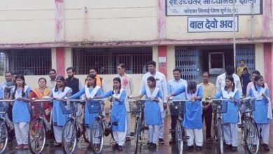 गुरु घासीदास स्कूल कोहका में छात्राओं को मिली सरस्वती साइकिलें साइकिल वितरण कार्यक्रम में भाजपा ओबीसी मोर्चा के प्रदेश कार्यसमिति सदस्य कन्हैया सोनी रहे शामिल