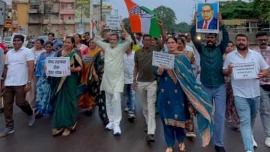 रिसाली में कांग्रेस का विरोध प्रदर्शन, राहुल गांधी समेत नेताओं की गिरफ्तारी के विरोध में केंद्र सरकार के खिलाफ नारेबाजी जोहर चौक पर कांग्रेस कार्यकर्ताओं का प्रदर्शन, लोकतंत्र की रक्षा और युवाओं के अधिकारों की सुरक्षा की उठाई मांग रिसाली में कांग्रेस का विरोध प्रदर्शन, राहुल गांधी समेत नेताओं की गिरफ्तारी के विरोध में केंद्र सरकार के खिलाफ नारेबाजी जोहर चौक पर कांग्रेस कार्यकर्ताओं का प्रदर्शन, लोकतंत्र की रक्षा और युवाओं के अधिकारों की सुरक्षा की उठाई मांग