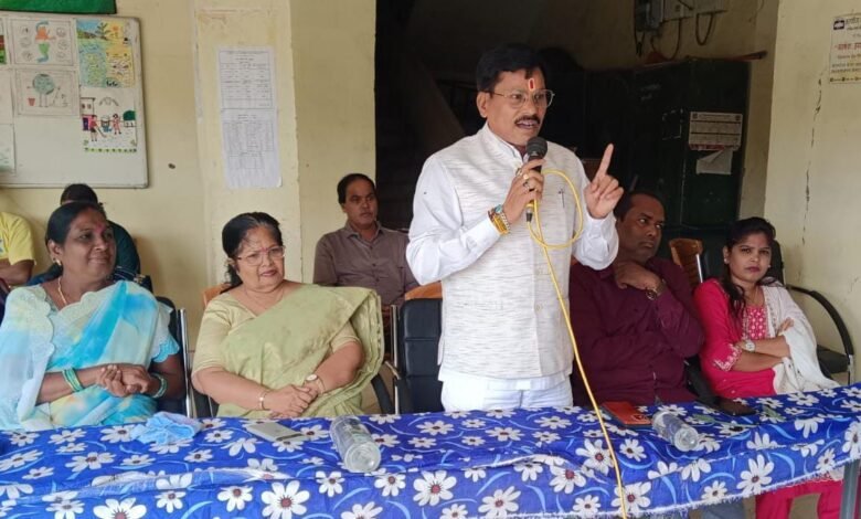 सरस्वती साइकिल योजना के तहत भिलाई-3 की 15 छात्राओं को मिली साइकिल, शिक्षा के लिए किया प्रेरित