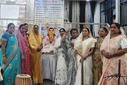 गुरु पूर्णिमा पर गुरु अमर दास जी को श्रद्धापूर्वक नमन, भिलाई के सतनाम भवन में भव्य जयंती समारोह आयोजित गुरु पूर्णिमा पर गुरु अमर दास जी को श्रद्धापूर्वक नमन, भिलाई के सतनाम भवन में भव्य जयंती समारोह आयोजित