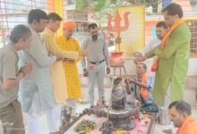 सावन के प्रथम सोमवार पर कन्हैया सोनी ने किया भगवान शिव का रुद्राभिषेक