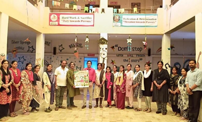मासिक मोरल टॉक में विद्यार्थियों ने पूछे जीवन से जुड़े सवाल, आचार्य डॉ. अजय आर्य ने दिए सरल और प्रेरक समाधान मासिक मोरल टॉक में विद्यार्थियों ने पूछे जीवन से जुड़े सवाल, आचार्य डॉ. अजय आर्य ने दिए सरल और प्रेरक समाधान