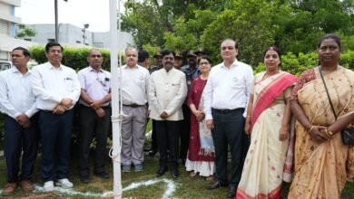 जेएलएन अस्पताल में हर्षोल्लास से मना स्वतंत्रता दिवस, उत्कृष्ट कार्य करने वाले पांच कर्मी सम्मानित
