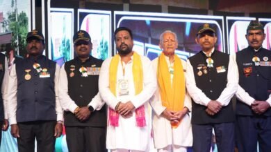 एक शाम देश के नाम: देशभक्ति के रंग में रंगा वैशाली नगर एक शाम देश के नाम: देशभक्ति के रंग में रंगा वैशाली नगर