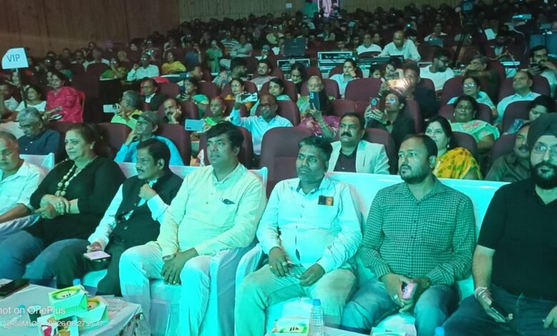 याद आओगे मुकेश… जाने वाले हो, सके तो लौट के आना” — एक शाम उनके नाम श्रद्धांजलि कार्यक्रम आयोजित याद आओगे मुकेश… जाने वाले हो, सके तो लौट के आना” — एक शाम उनके नाम श्रद्धांजलि कार्यक्रम आयोजित